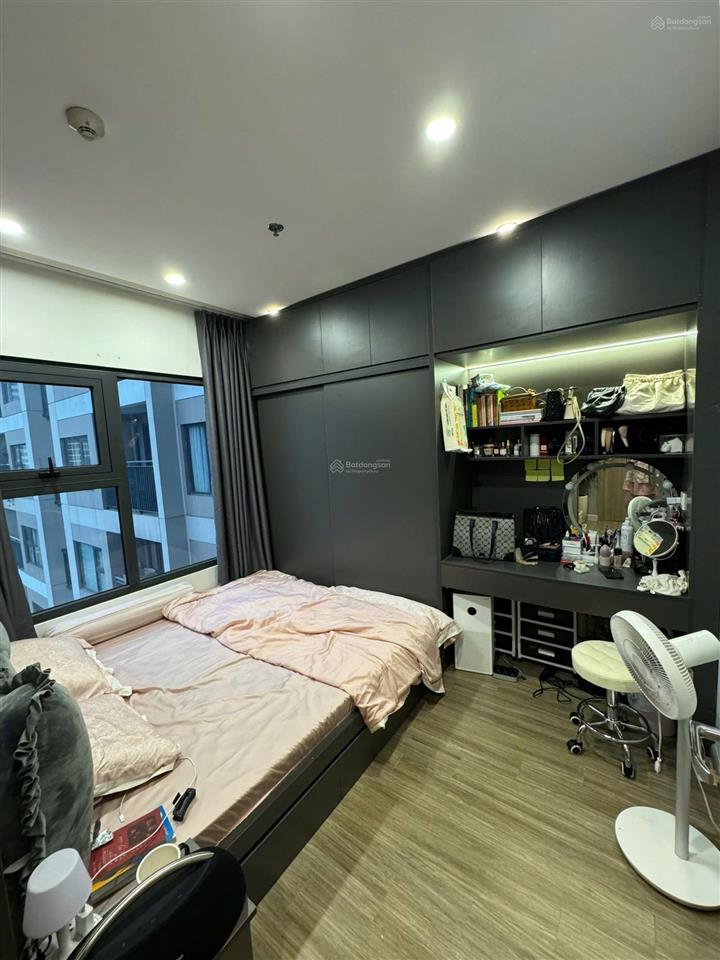Chính chủ bán căn hộ góc 2pn+ 63,7m2 tầng trung full đồ đẹp giá 4,2 tỷ