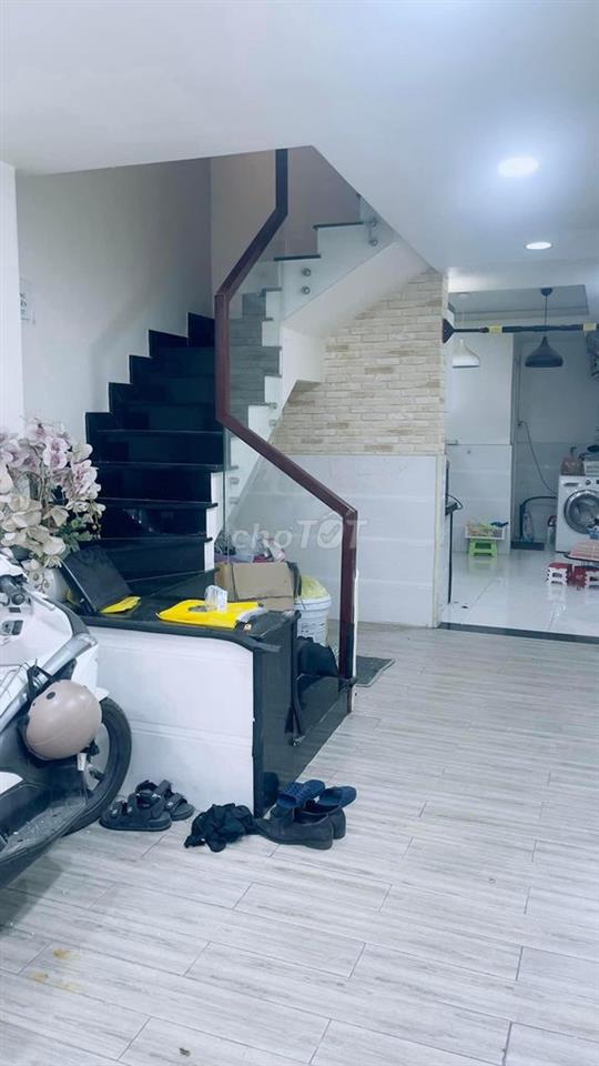 CHỈ CÒN 1 PHÒNG *** – GẦN ĐẠI HỌC CÔNG NGHIỆP TP.HCM