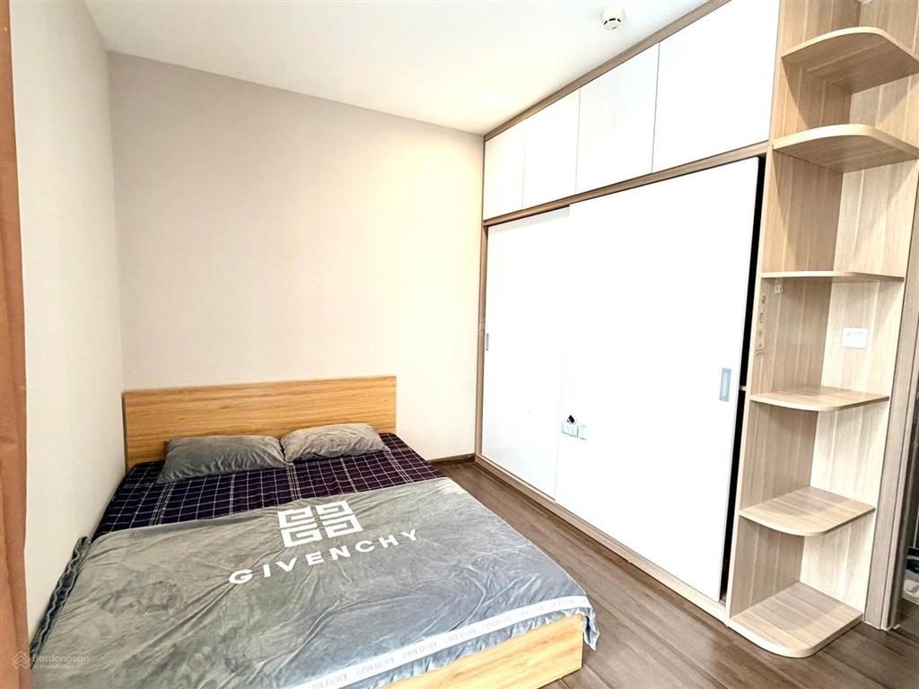 Cho thuê căn hộ góc vinhomes symphony, long biên. 66m. 2 ngủ 2vs. full nội thất giá 14 triệu