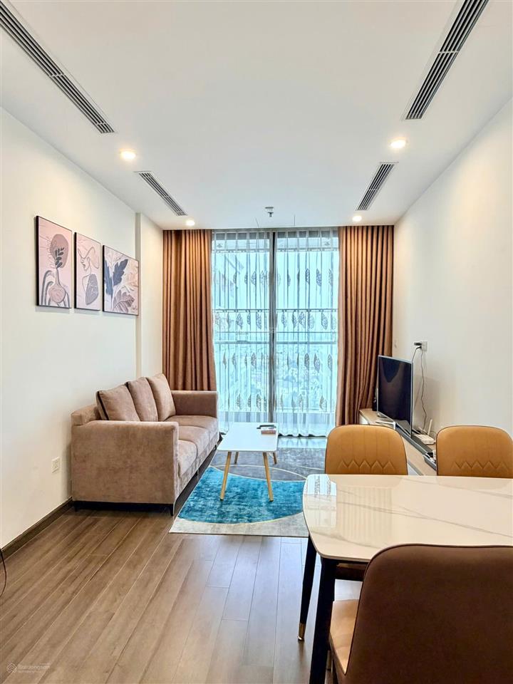 Cho thuê căn hộ góc vinhomes symphony, long biên. 66m. 2 ngủ 2vs. full nội thất giá 14 triệu