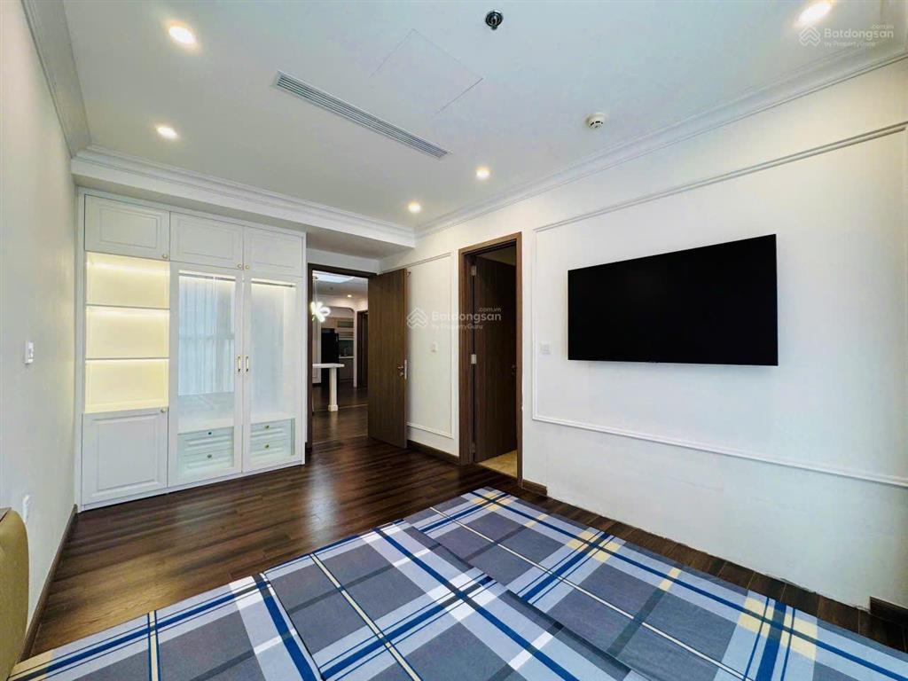 Cho thuê cặp căn hộ đập thông vinhomes symphony, long biên. 110m. 3 ngủ 3 wc. nội thất mới