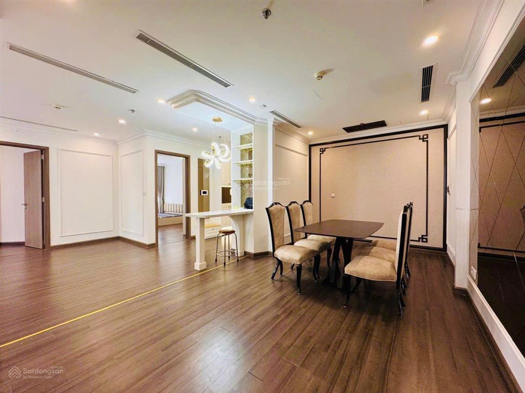 Cho thuê cặp căn hộ đập thông vinhomes symphony, long biên. 110m. 3 ngủ 3 wc. nội thất mới