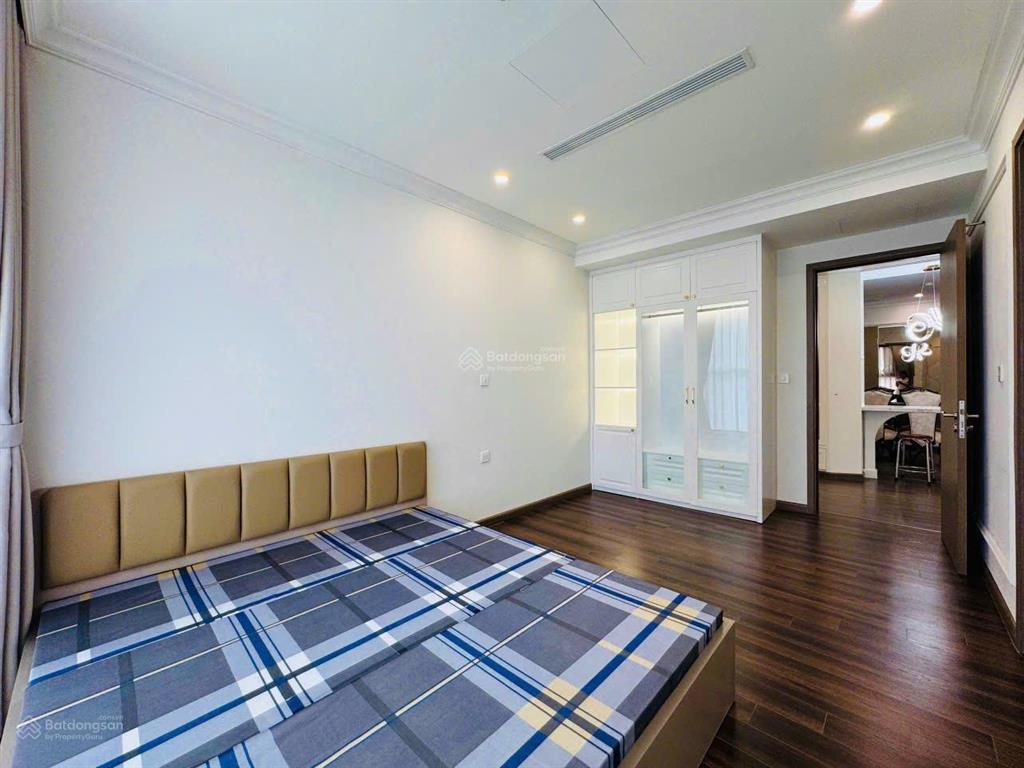 Cho thuê cặp căn hộ đập thông vinhomes symphony, long biên. 110m. 3 ngủ 3 wc. nội thất mới