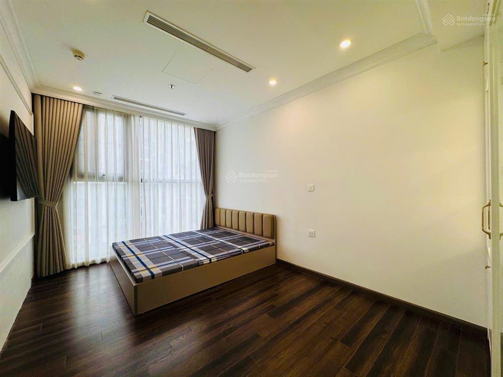 Cho thuê cặp căn hộ đập thông vinhomes symphony, long biên. 110m. 3 ngủ 3 wc. nội thất mới