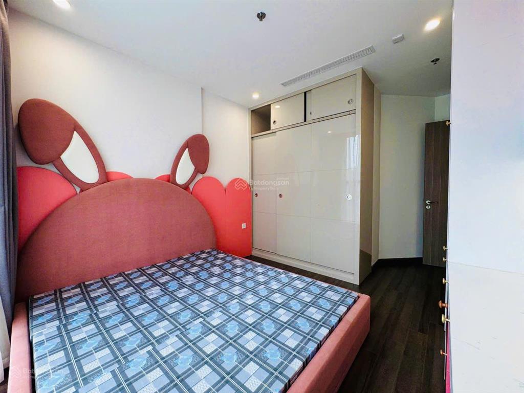 Cho thuê cặp căn hộ đập thông vinhomes symphony, long biên. 110m. 3 ngủ 3 wc. nội thất mới