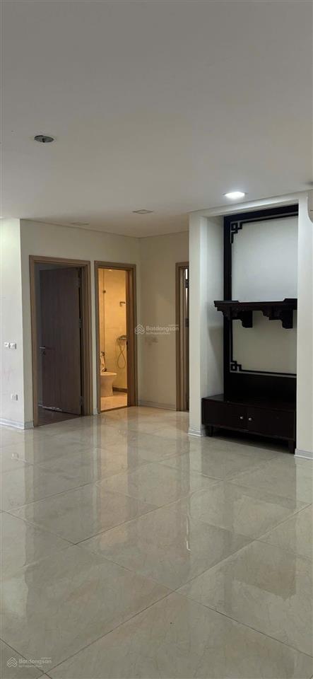 Cho thuê căn hộ chung cư mipec, long biên. 150m. 3 ngủ 2 vs. rộng nhất tòa. giá 20 triệu/tháng