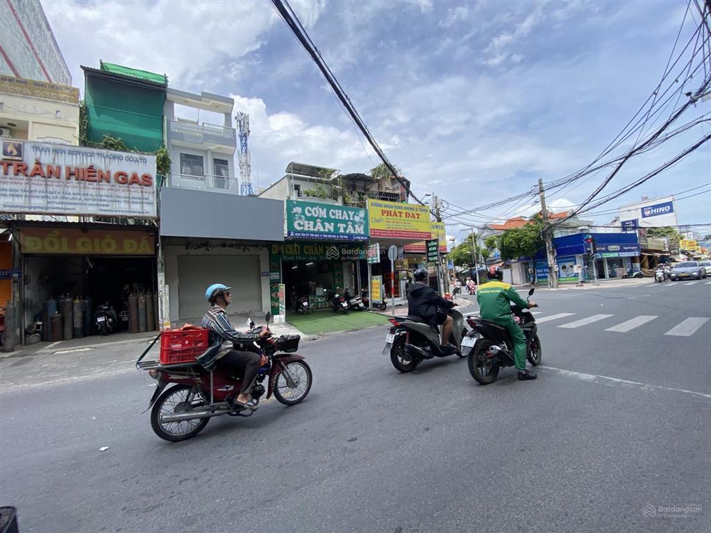 Bán nhà mtkd 323 tân kỳ tân quý, 4*22, 1 trệt, 2 lầu, sân thượng, sân đậu xe hơi
