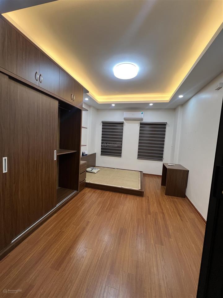 Cho thuê nhà nguyên căn mới xây 35m 5 tầng 3 ngủ  64 đông thiên, vĩnh hưng, lĩnh nam