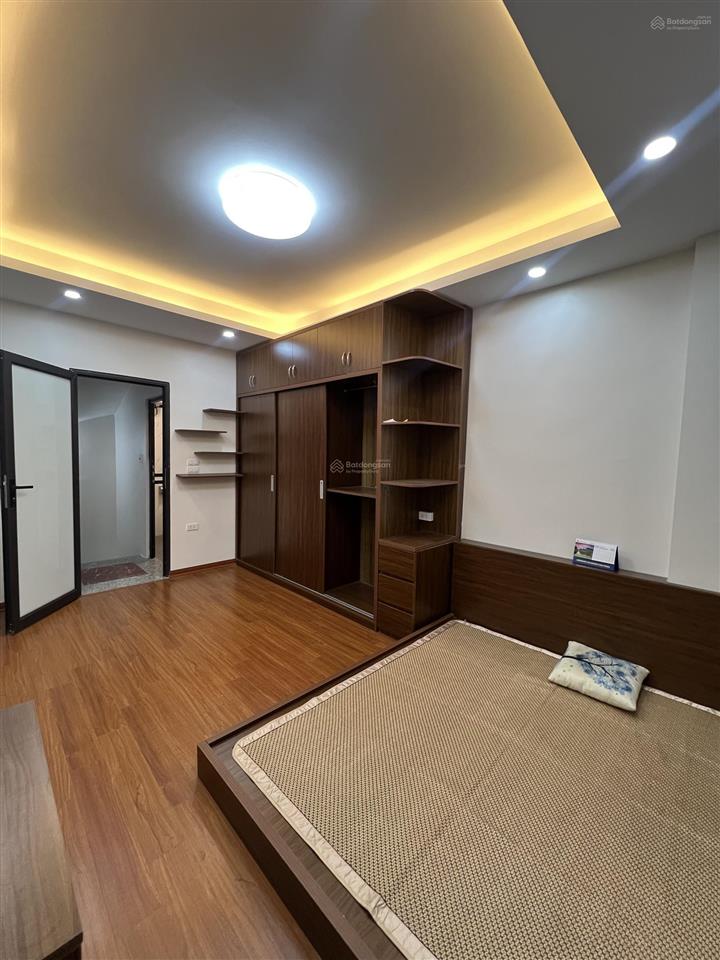 Cho thuê nhà nguyên căn mới xây 35m 5 tầng 3 ngủ  64 đông thiên, vĩnh hưng, lĩnh nam