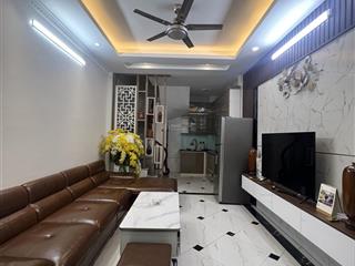 Cho thuê nhà nguyên căn mới xây 35m 5 tầng 3 ngủ  64 đông thiên, vĩnh hưng, lĩnh nam