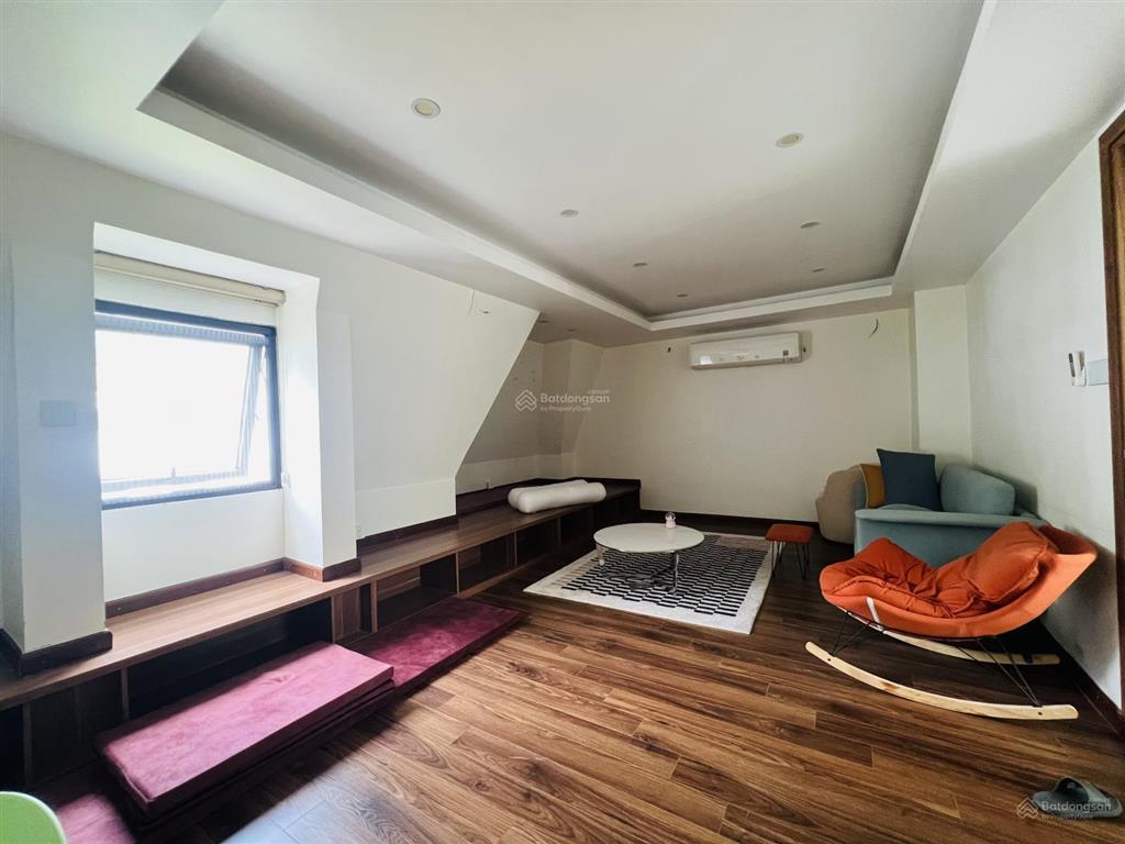 Biệt thự có thang máy, phòng xông hơi