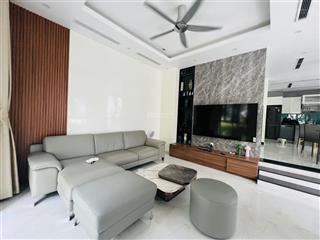 Biệt thự có thang máy, phòng xông hơi