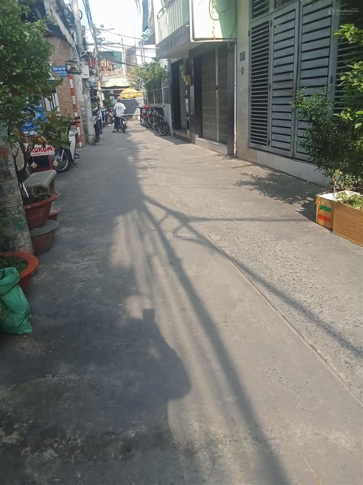 Nhà chính chủ hẻm xe hoi nhà dẹp khu vip âu dương lân nhinh hon 6 tỵ