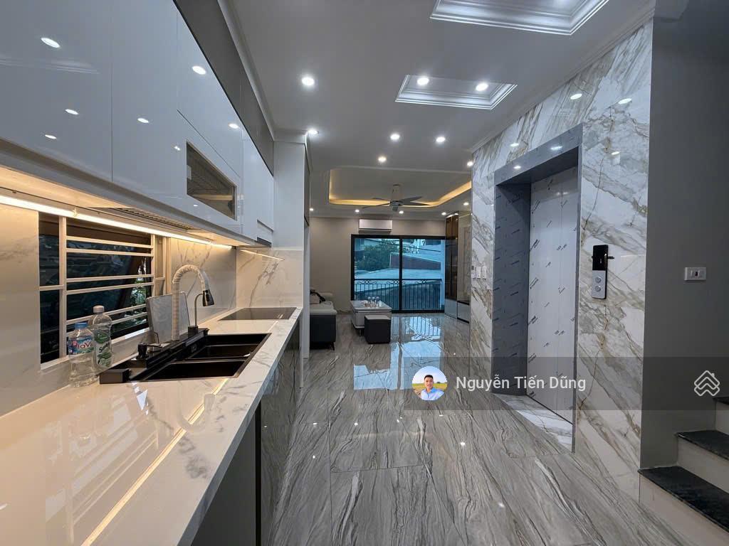 Nhà đẹp ở ngay, hoàng như tiếp long biên, 48m2, 6 tầng thang máy, full nội thất cao cấp, giá 14 tỷ