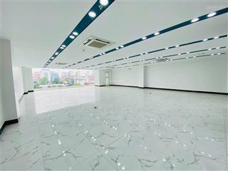 Cho thuê văn phòng 200m2  tầng 6 có thang máy tại phạm văn đồng  cầu giấy