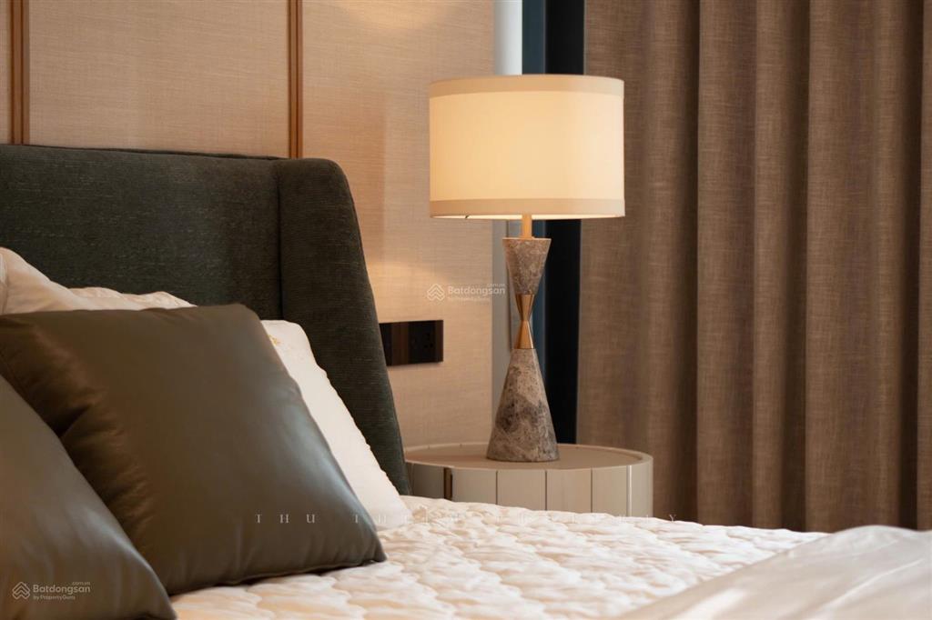 Bán cc grand marina saigon, đã có sổ, 1pn, view sông và cầu ba son 30 tỷ vnd, 62 m2,