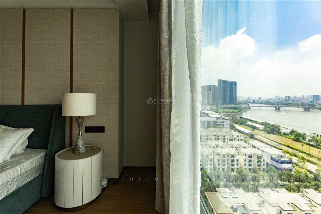 Bán cc grand marina saigon, đã có sổ, 1pn, view sông và cầu ba son 30 tỷ vnd, 62 m2,