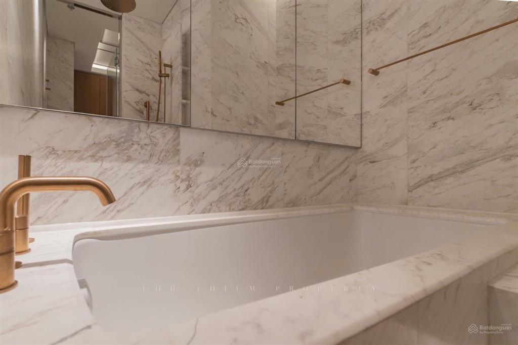 Bán cc grand marina saigon, đã có sổ, 1pn, view sông và cầu ba son 30 tỷ vnd, 62 m2,