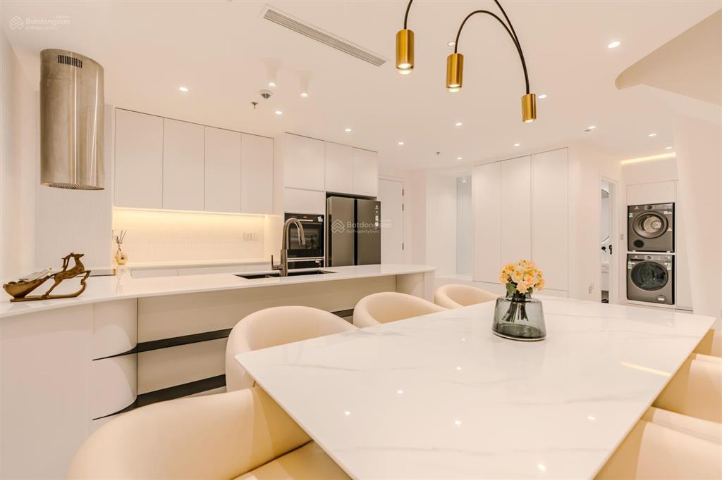 Cho thuê duplex tại the river thủ thiêm, 100 triệu, 139m2, 3pn, 1pk, 3wc, mở cửa ra hồ bơi 5 sao