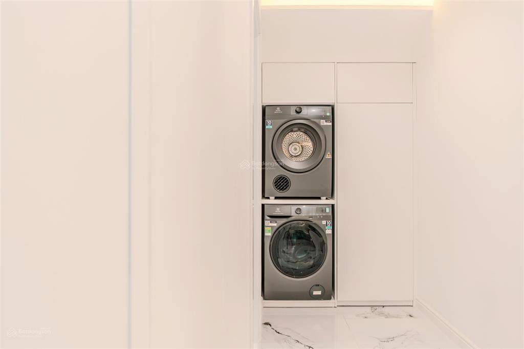 Cho thuê duplex tại the river thủ thiêm, 100 triệu, 139m2, 3pn, 1pk, 3wc, mở cửa ra hồ bơi 5 sao