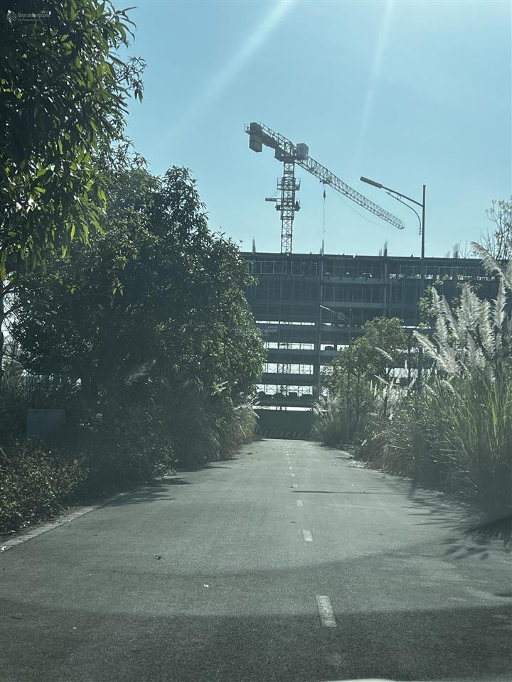 Gia đình cần tiền muốn bán khu cán bộ bạch mai 2 giá cả thương lượng  e linh 0397 440 ***