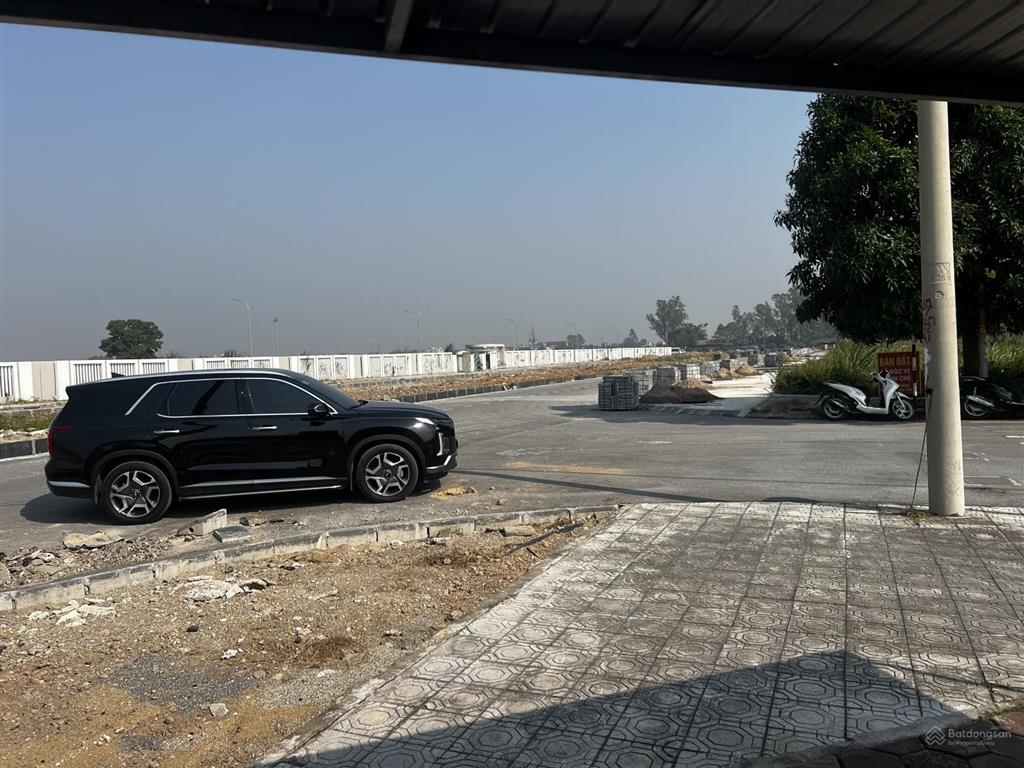 Gia đình cần tiền muốn bán khu cán bộ bạch mai 2 giá cả thương lượng  e linh 0397 440 ***