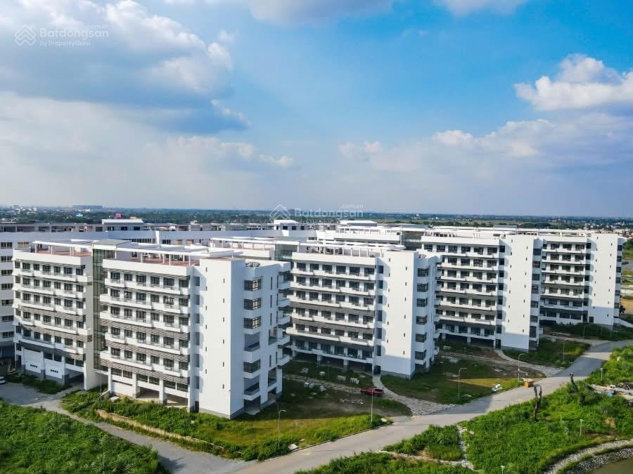 Gia đình cần tiền muốn bán khu cán bộ bạch mai 2 giá cả thương lượng  e linh 0397 440 ***