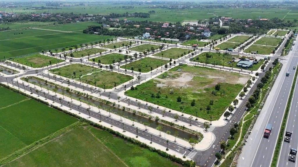 Gia đình cần tiền bán lô đất đất góc cây xanh hướng nam khu đô thị cách 2km bệnh viện bạch mai 2