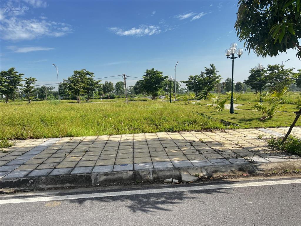 Gia đình cần tiền bán lô đất đất góc cây xanh hướng nam khu đô thị cách 2km bệnh viện bạch mai 2