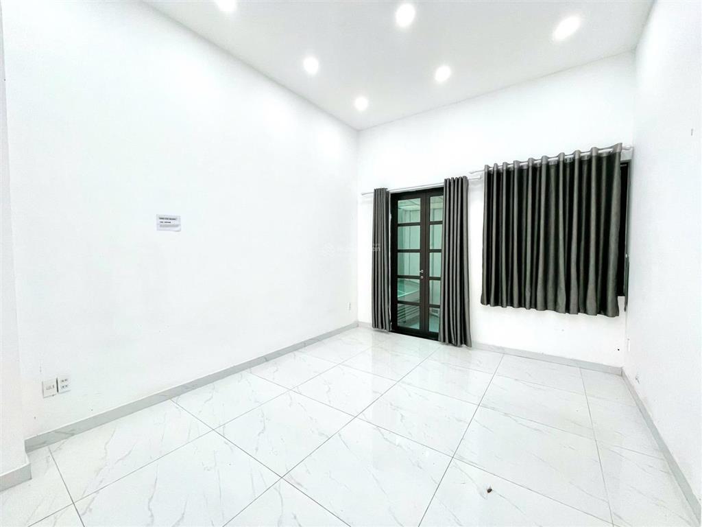 Cho thuê nhà nguyên căn cityland hầm trệt 3 lầu giá 40tr