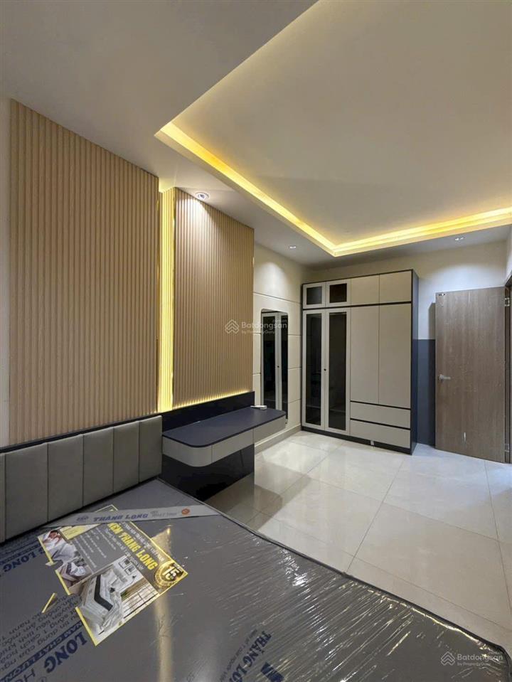 Chdv lầu 1 full nội thất 2pn có chỗ để xe