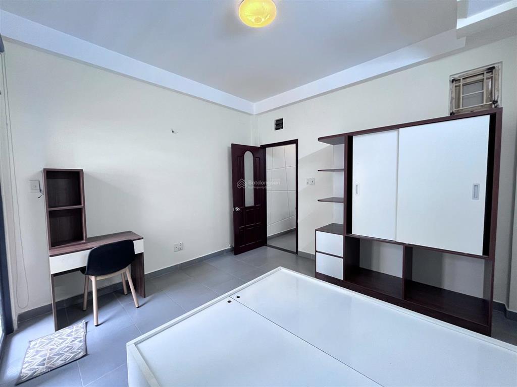 Chdv gần chợ hạnh thông tây giá 6tr