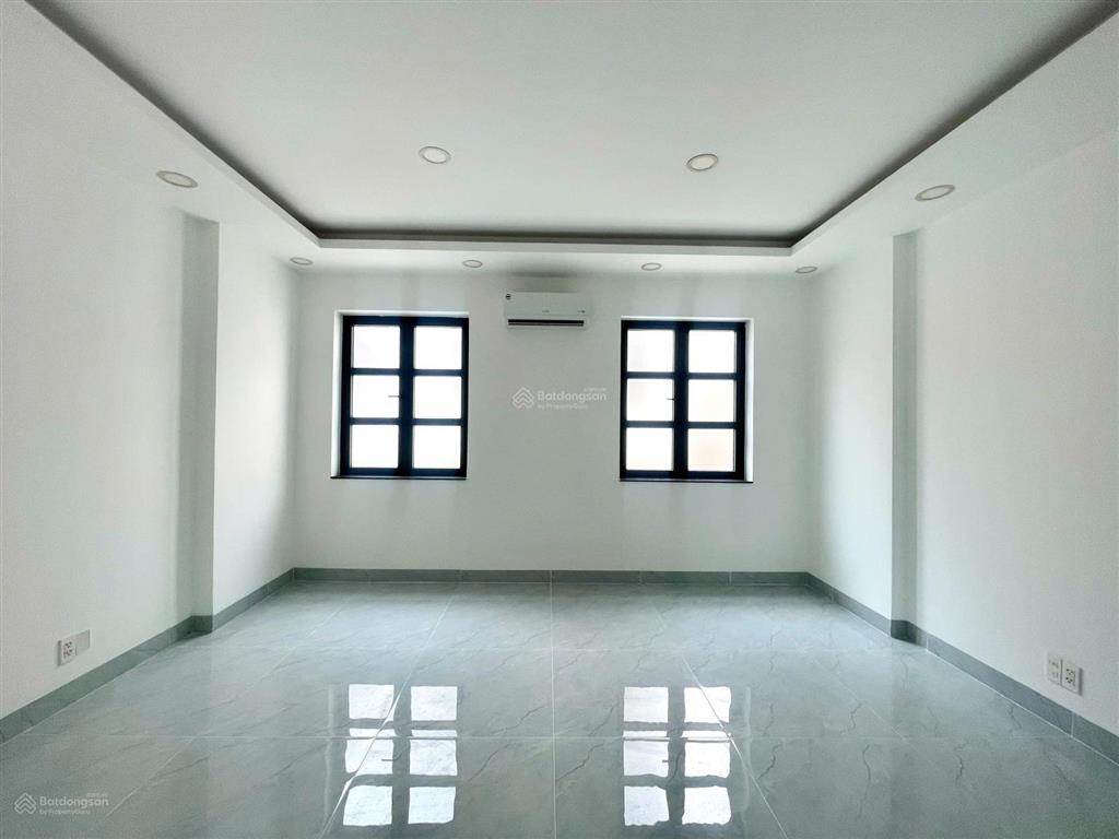 Nguyên căn cityland mặt tiền pvt mới lắp thang máy sơn sửa toàn bộ mới đẹp