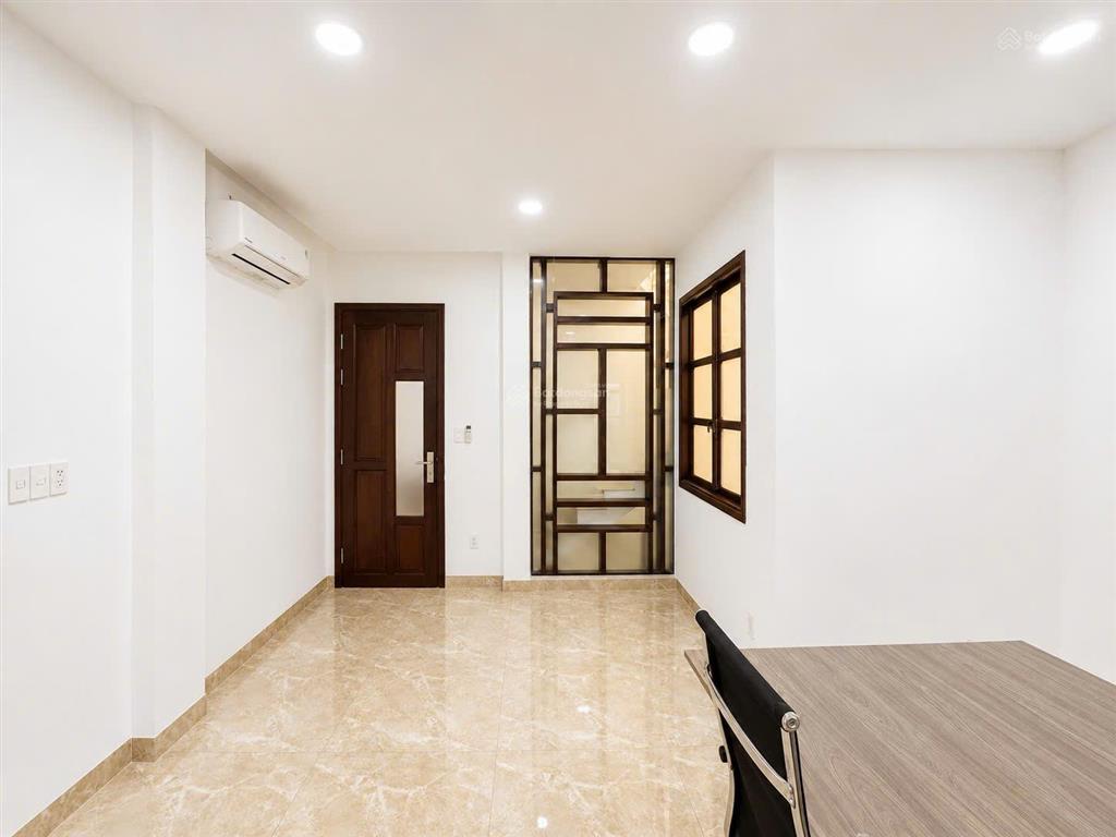 Văn phòng cityland sẵn nội thất 35m2 giá 7,5tr