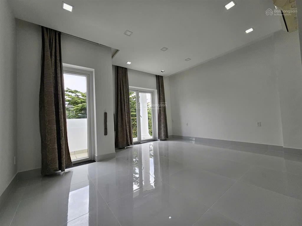 Nguyên căn cityland center hầm trệt 3 lầu giá 35tr