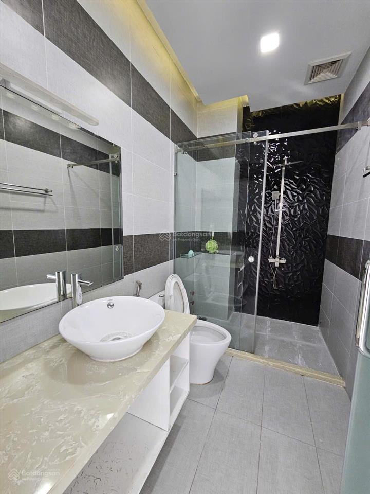 Nguyên căn cityland center hầm trệt 3 lầu giá 35tr