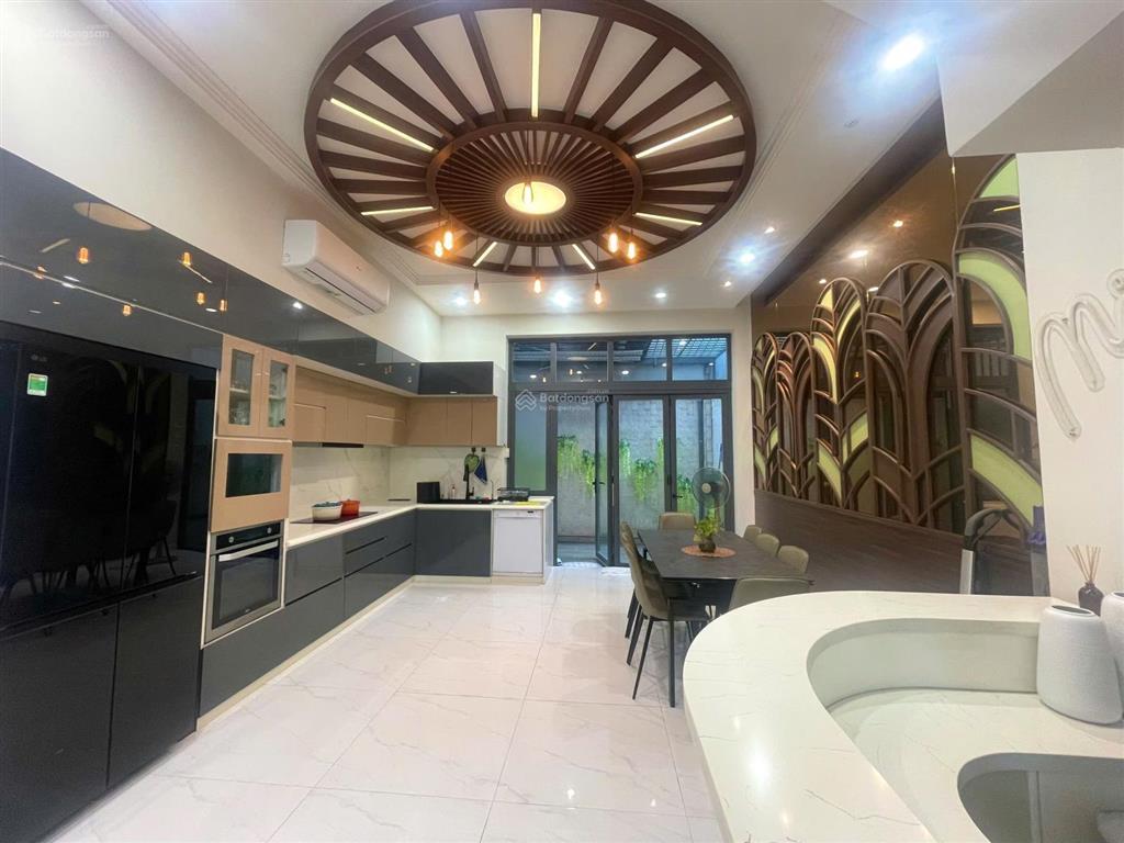 Bán nhà full nội thất decor mới đẹp như hình