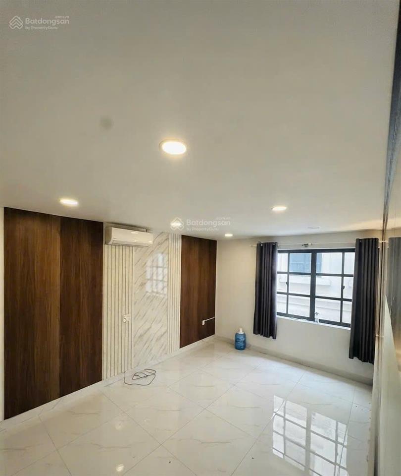 Cityland văn phòng lầu 1 giá 5tr sẵn máy lạnh