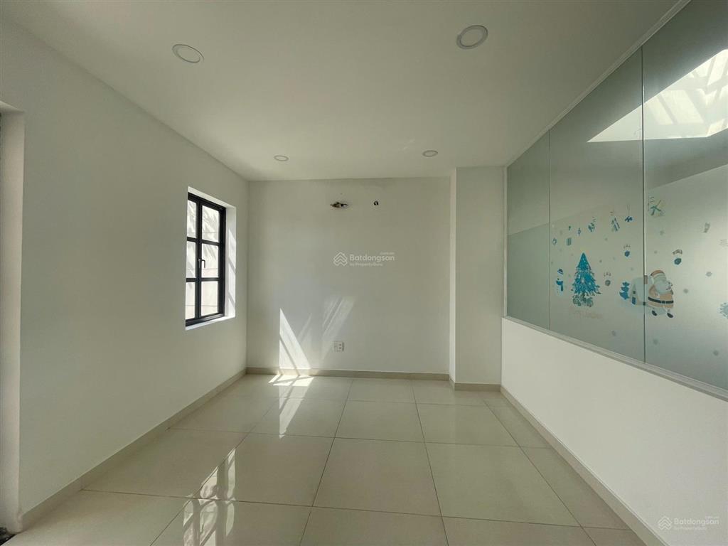 Nguyên căn cityland có thang máy bao thuế