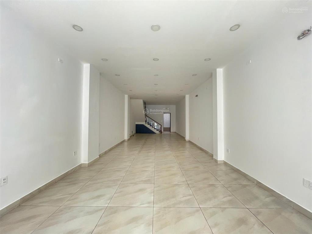 Nguyên căn cityland có thang máy bao thuế