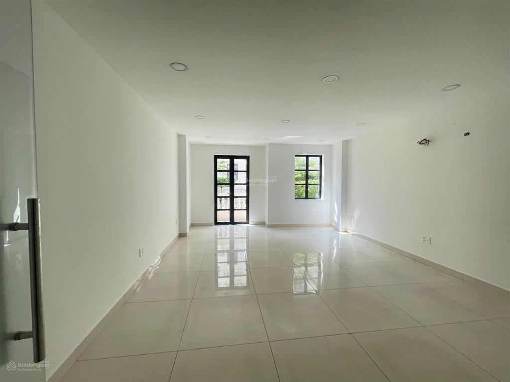Nguyên căn cityland có thang máy bao thuế