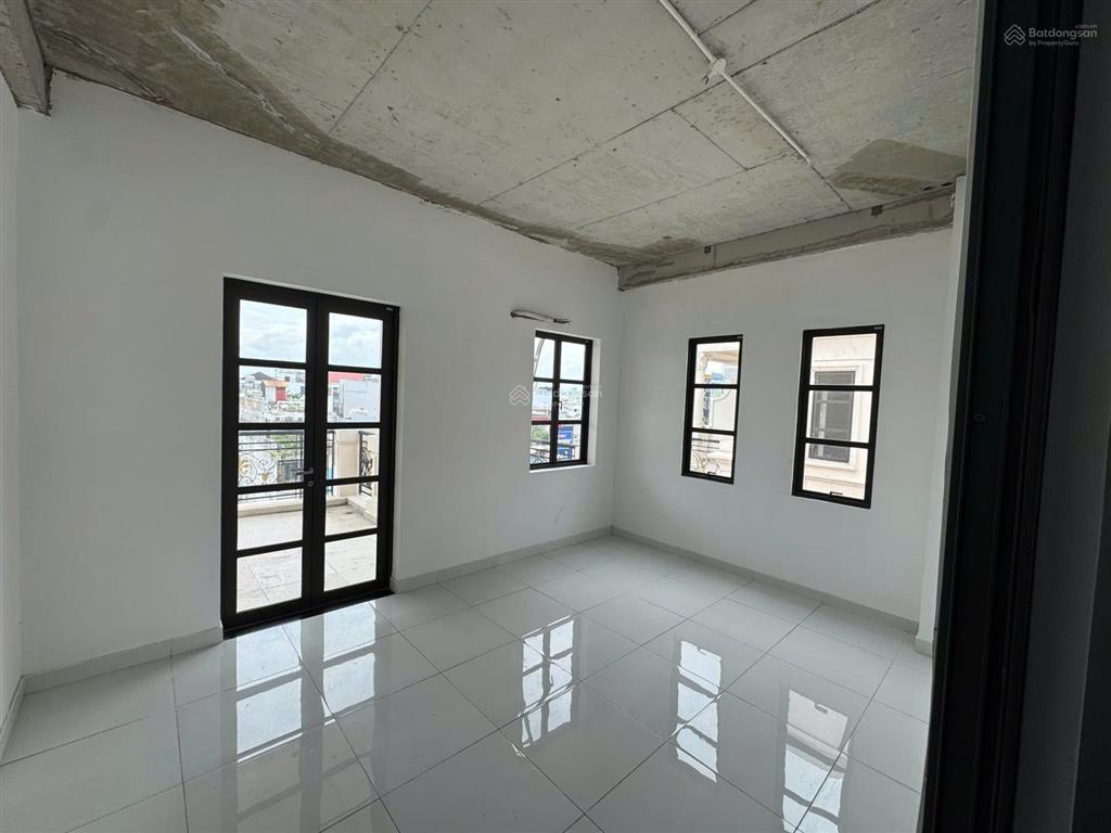 Cho thuê cặp căn mặt tiền phan văn trị sát lối thông hành, hoàn thiện, có thang máy