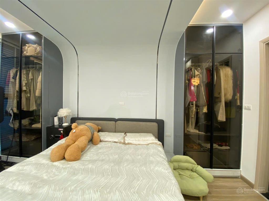 Siêu hot. căn hộ 3pn + 1 hướng đn tầng trung nhà đẹp, full đồ thiết kế sang xịn mịn giá gần 8 tỷ