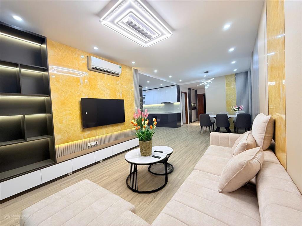 Gia đình có nhu cầu chuyển nhượng căn 2pn tầng trung đẹp, full đồ nội thất, sẵn sổ giao dịch ngay