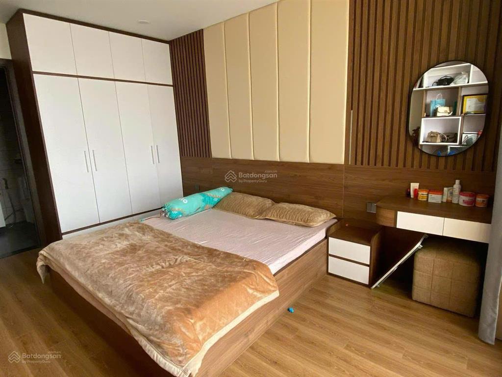 Chính chủ gửi bán căn hộ 90m2 thiết kế tối ưu, ban công hướng mát, full đồ nội thất.  0368 191 ***