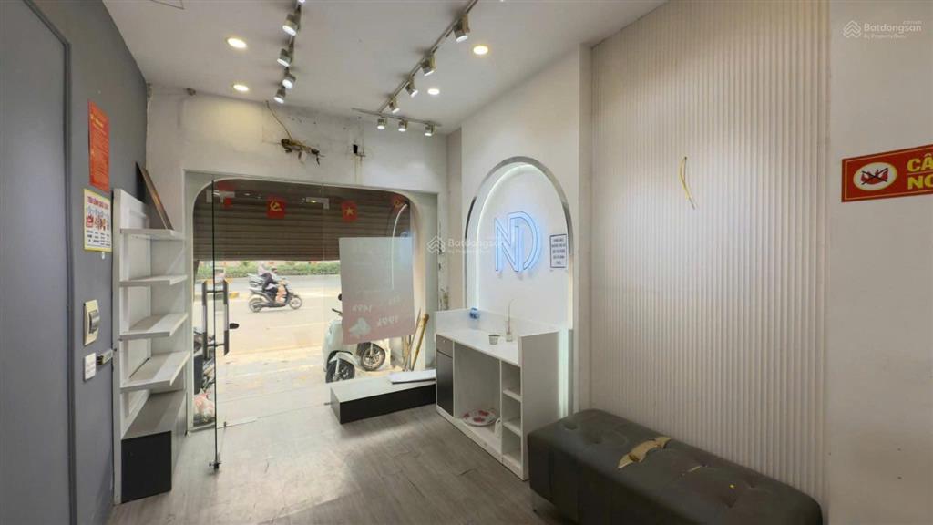 Cho thuê nhà 70m*5 tầng, ngõ 61 lạc trung, hai bà trưng, giá 25 triệu.