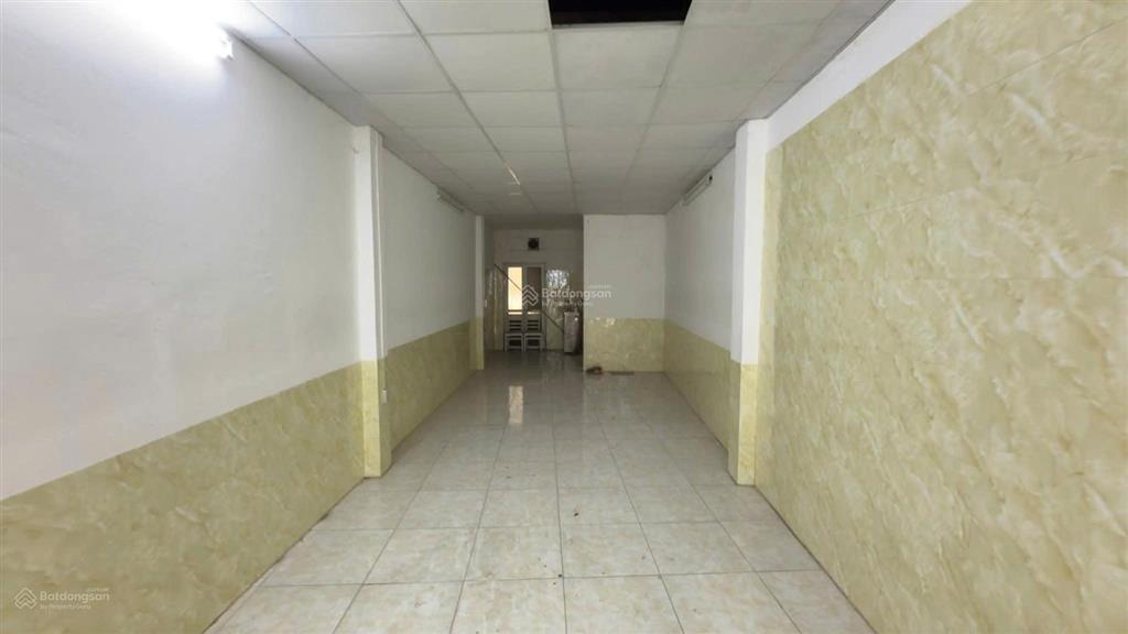 Cho thuê nhà 70m*5 tầng, ngõ 61 lạc trung, hai bà trưng, giá 25 triệu.
