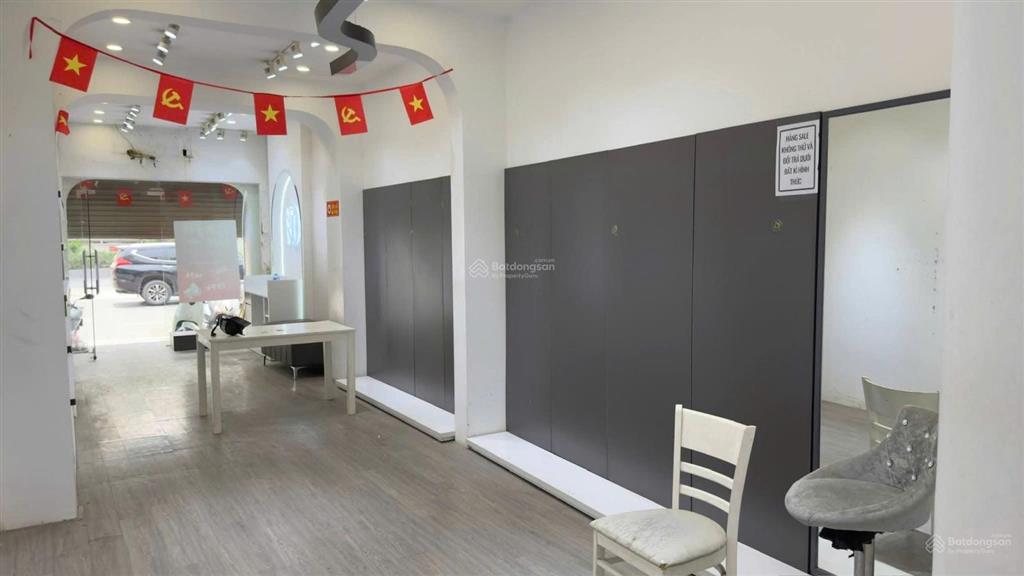 Cho thuê nhà 70m*5 tầng, ngõ 61 lạc trung, hai bà trưng, giá 25 triệu.