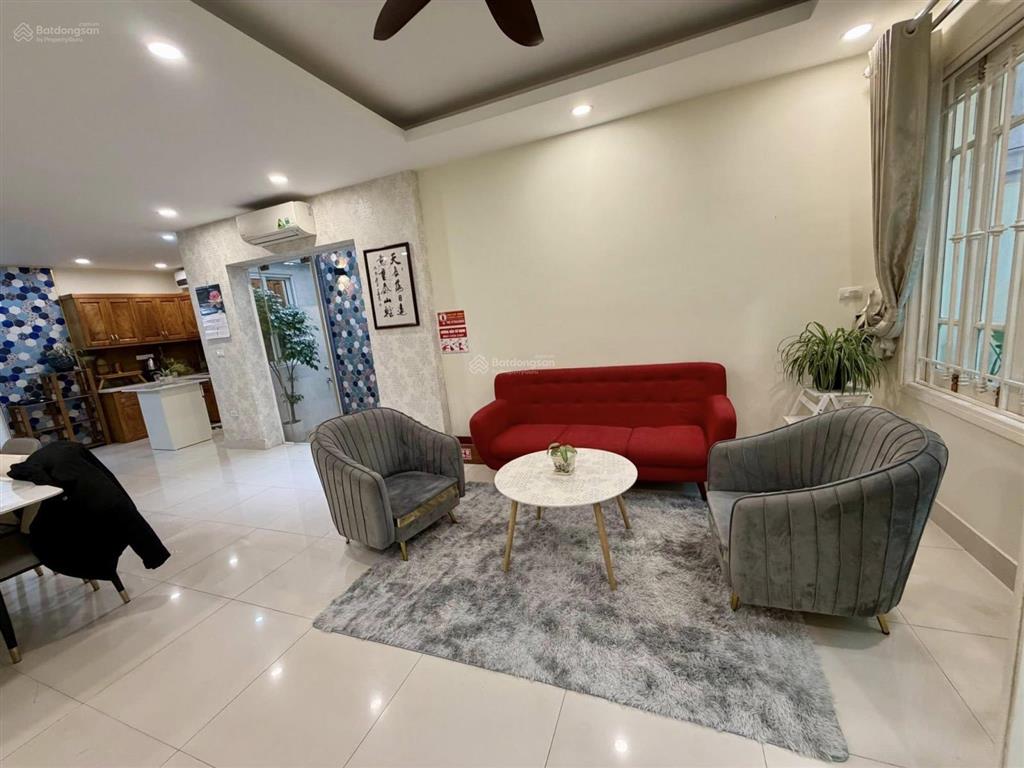 Cho thuê biệt thự đẹp 100m*5 tầng, full đồ, ngõ 209 đội cấn  ngọc hà, ba đình, giá 34 triệu (tl).