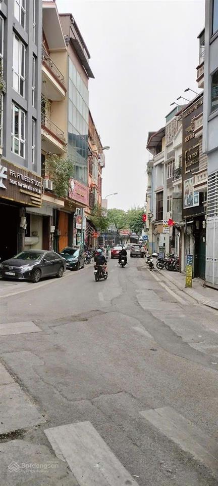 Cho thuê nhà 2 tầng lô góc mặt tiền đốc ngữ, ba đình, hn. giá 15 tr/tháng
